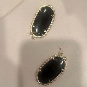 Black Kendra Scott ear rings